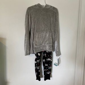 NWT Cat & Jack 2 Piece Shark Pajamas w/ Shark Fin Hood